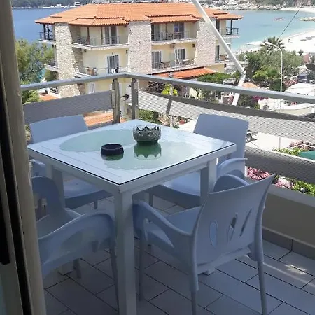 Menikos Apartments Himare Exterior photo