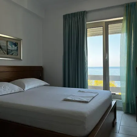 Menikos Apartments Himare Exterior photo