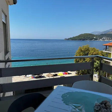 Menikos Apartments Himare Exterior photo
