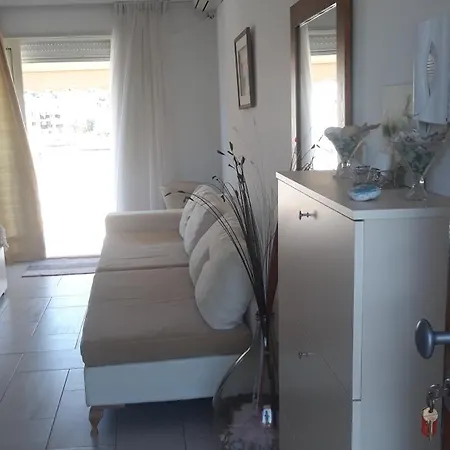 Menikos Apartments Himare Room photo