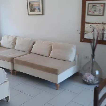 Menikos Apartments Himare Room photo