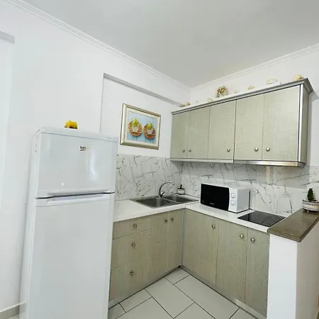 Menikos Apartments Himare Room photo