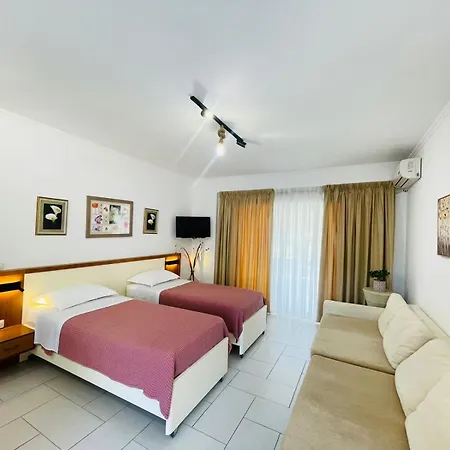 Menikos Apartments Himare Room photo
