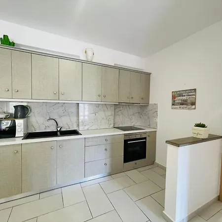 Menikos Apartments Himare Room photo