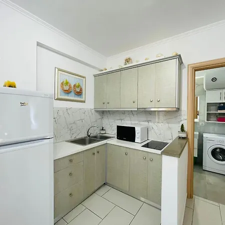 Menikos Apartments Himare Room photo