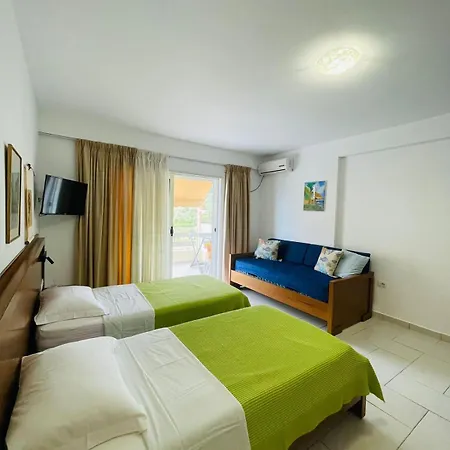 Menikos Apartments Himare Room photo