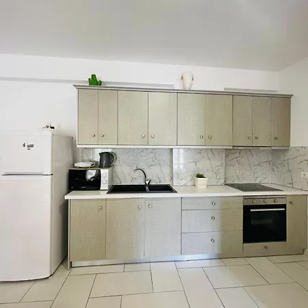 Menikos Apartments Himare Room photo