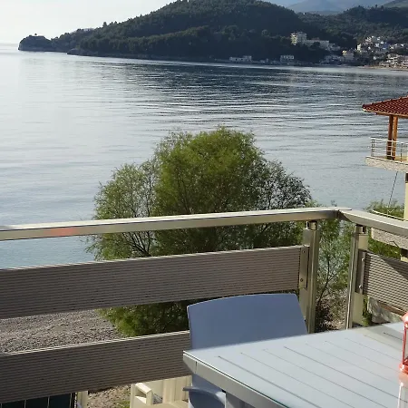 Menikos Apartments Himare Exterior photo