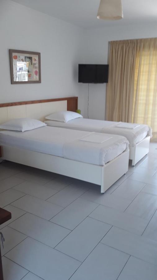 Apartment Menikos *