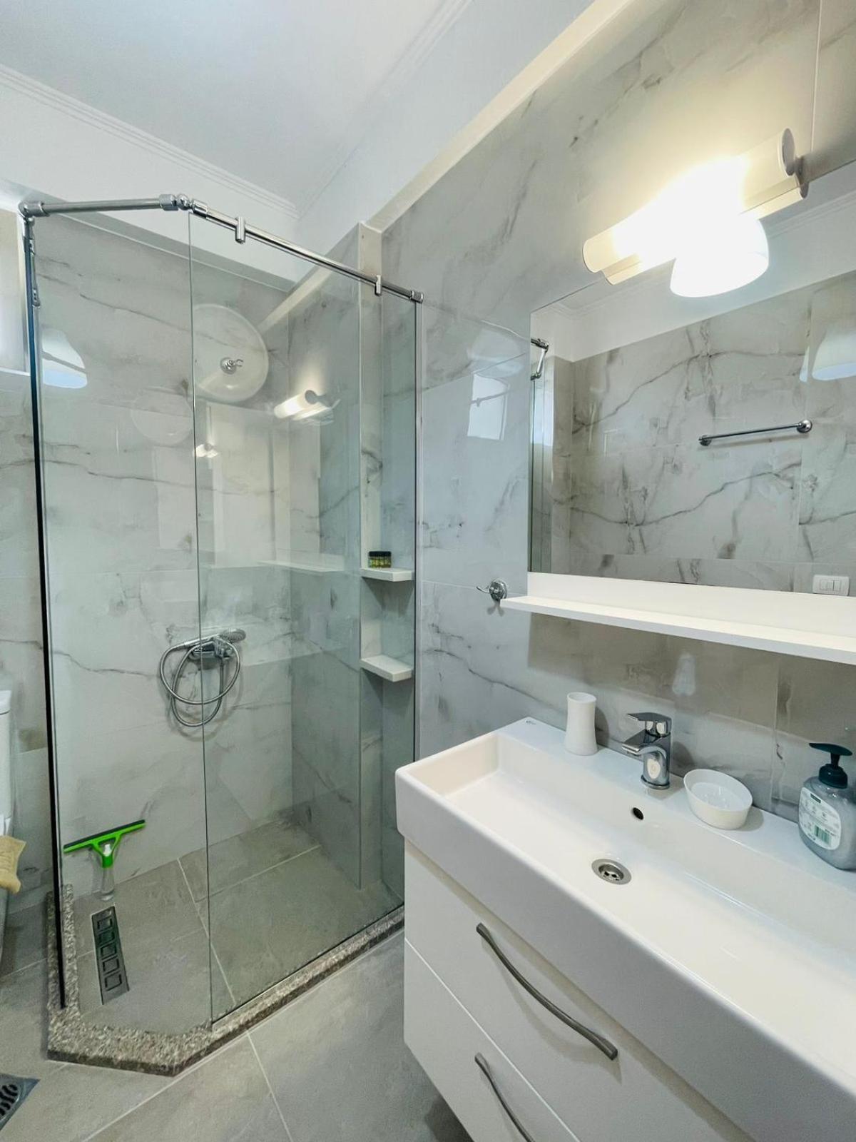 Apartment Menikos *
