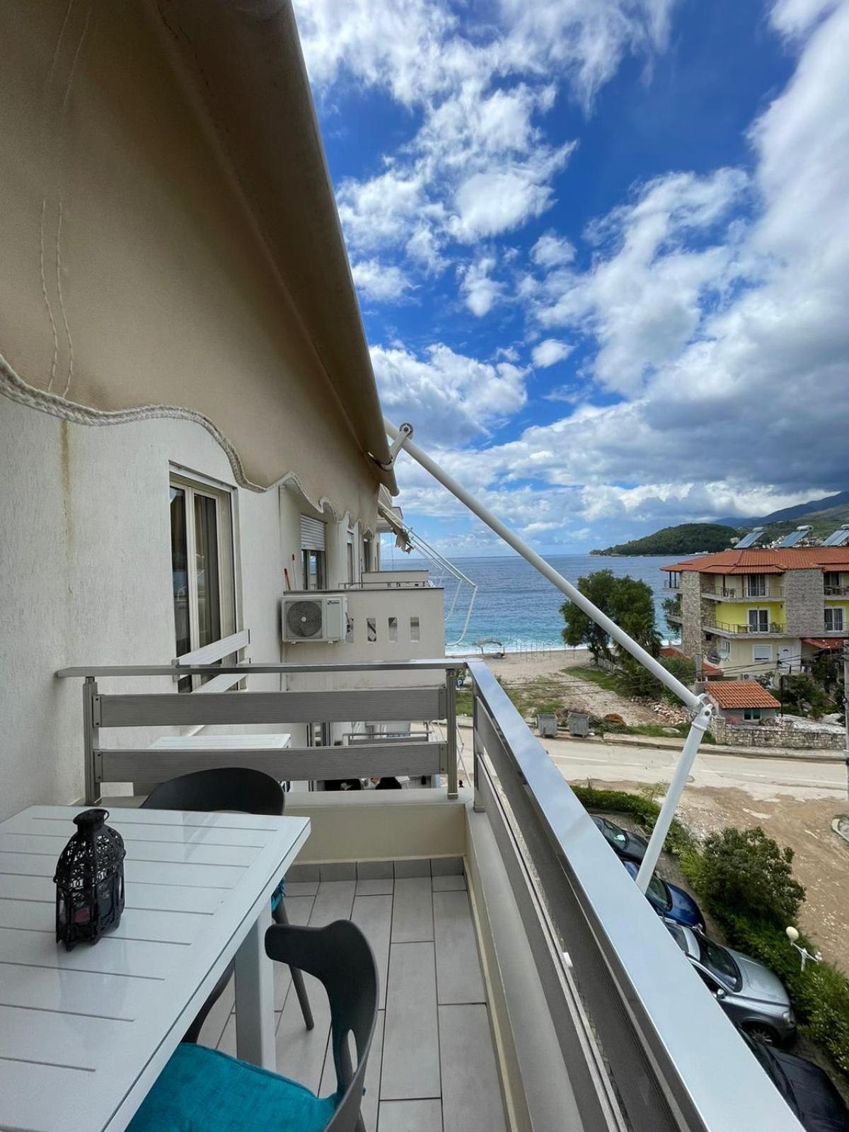 Menikos Apartment *