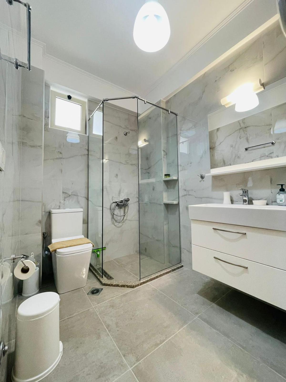 Apartment Menikos Himare